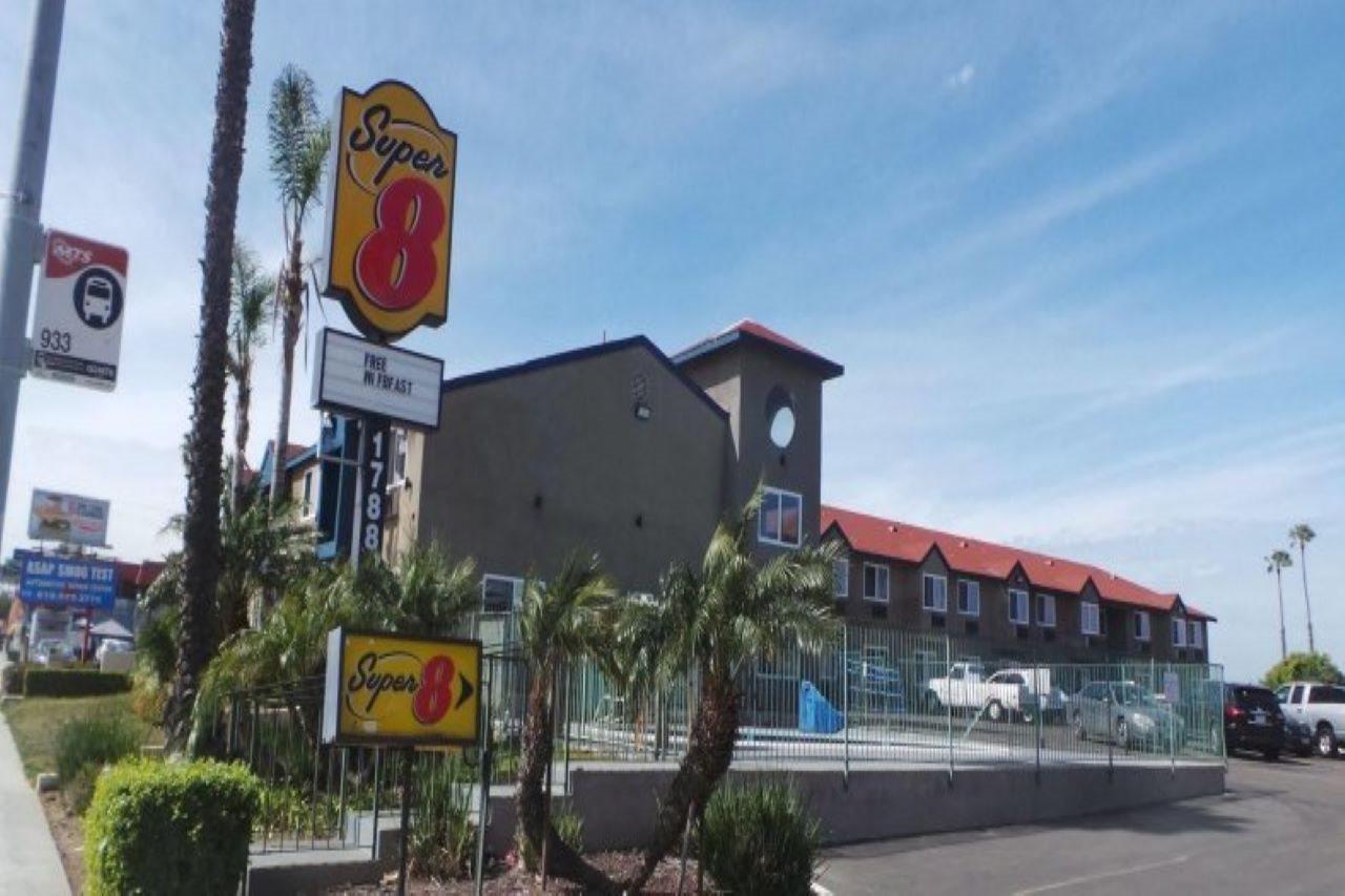 Super 8 By Wyndham San Diego/Imperial Beach Extérieur photo