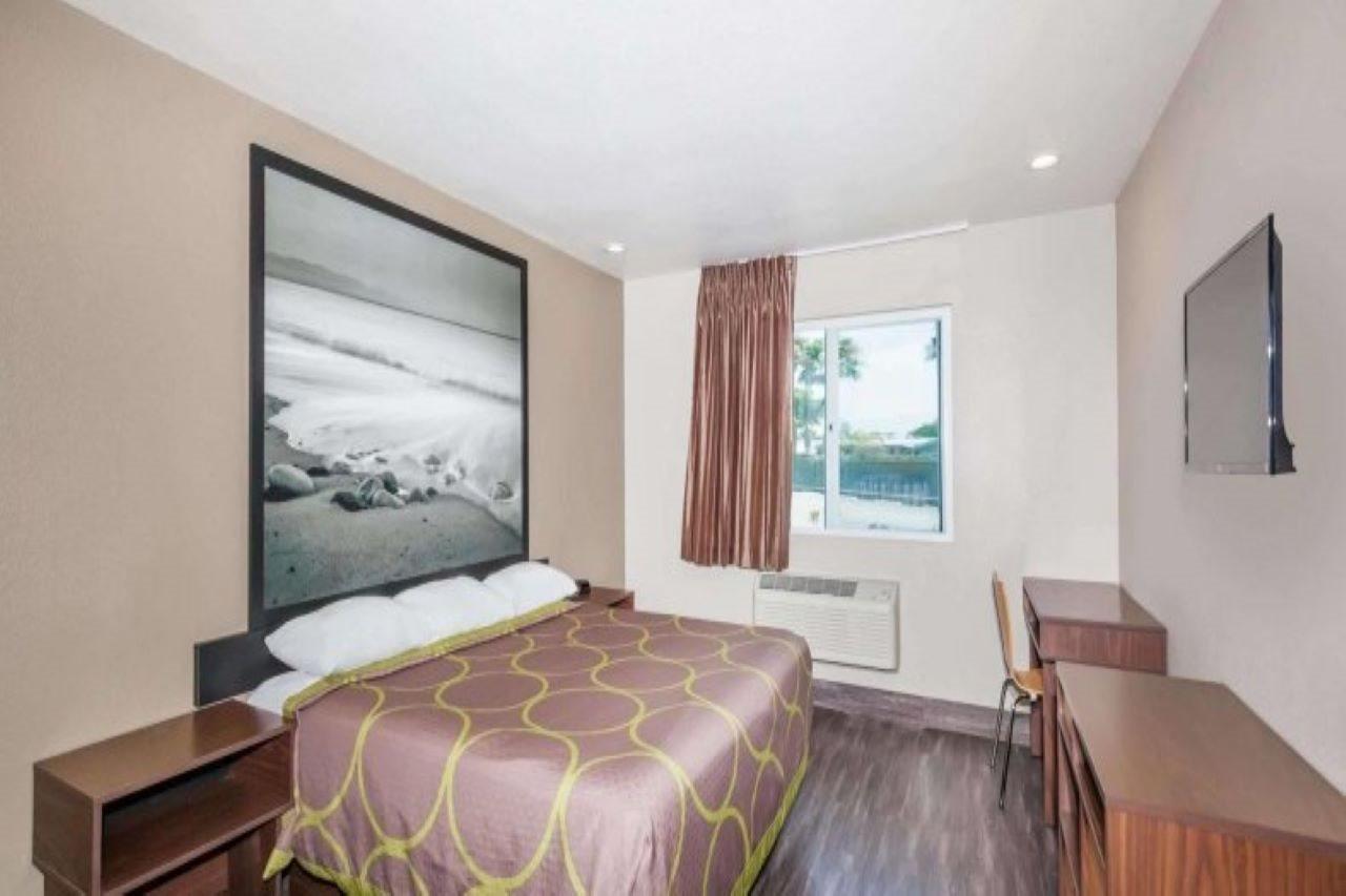 Super 8 By Wyndham San Diego/Imperial Beach Extérieur photo