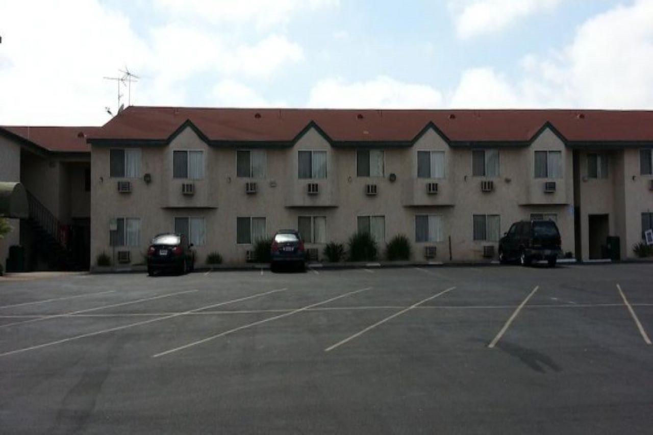 Super 8 By Wyndham San Diego/Imperial Beach Extérieur photo