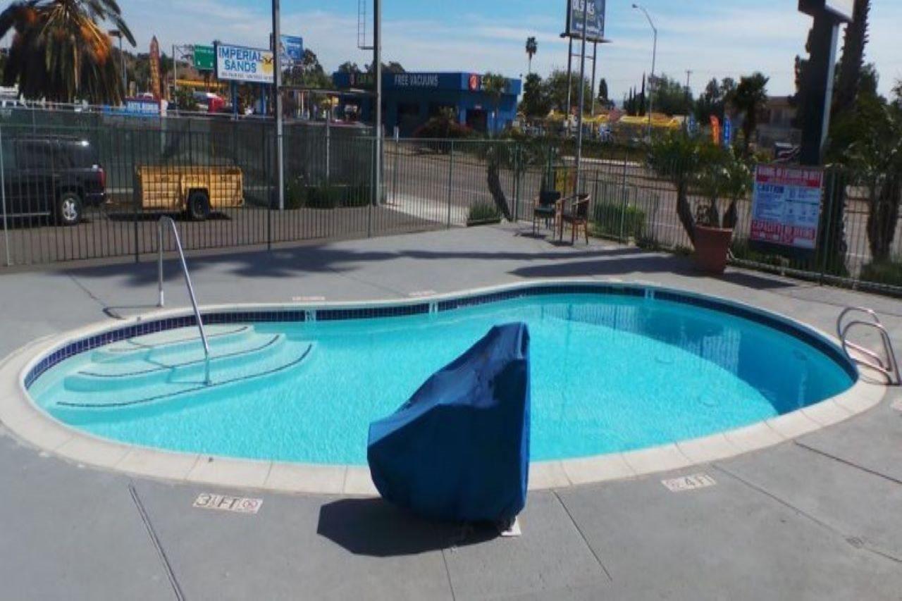Super 8 By Wyndham San Diego/Imperial Beach Extérieur photo
