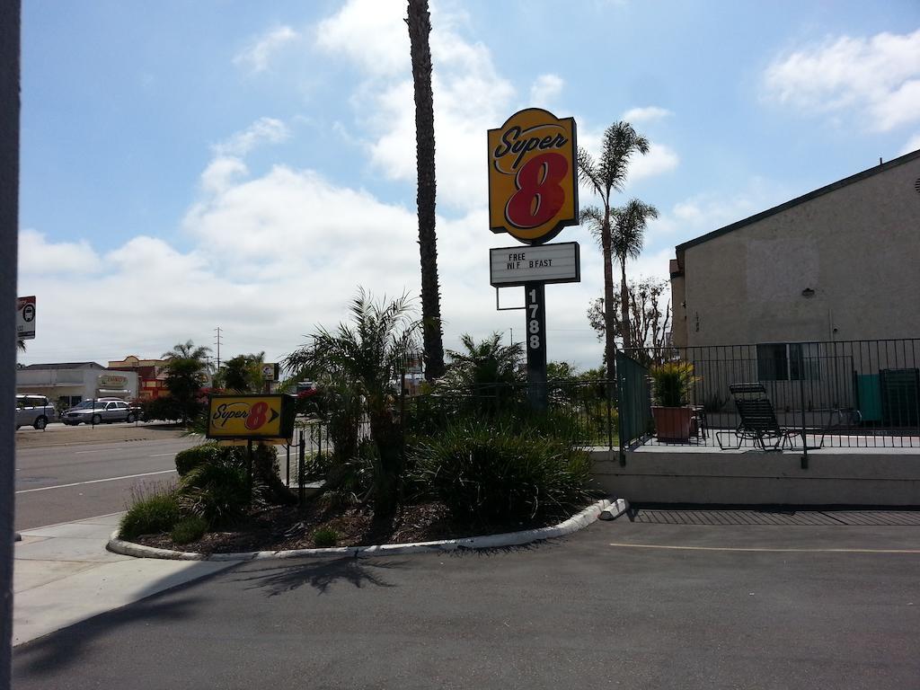 Super 8 By Wyndham San Diego/Imperial Beach Extérieur photo