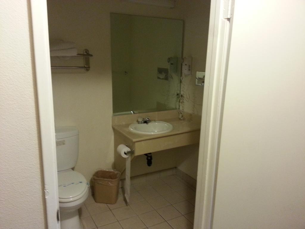 Super 8 By Wyndham San Diego/Imperial Beach Extérieur photo