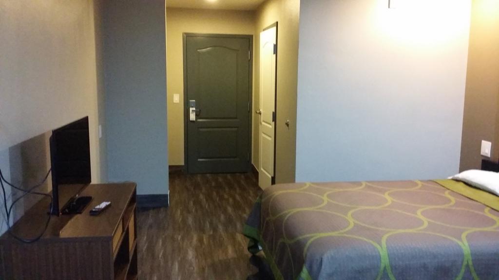 Super 8 By Wyndham San Diego/Imperial Beach Extérieur photo