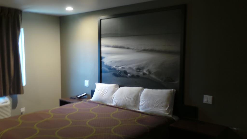 Super 8 By Wyndham San Diego/Imperial Beach Extérieur photo