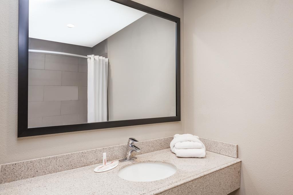 Super 8 By Wyndham San Diego/Imperial Beach Extérieur photo