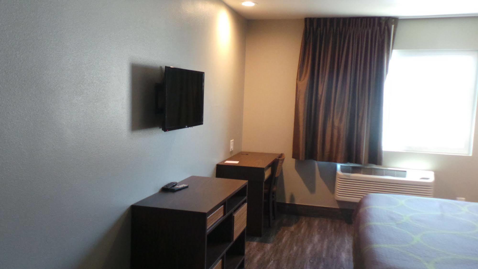 Super 8 By Wyndham San Diego/Imperial Beach Extérieur photo