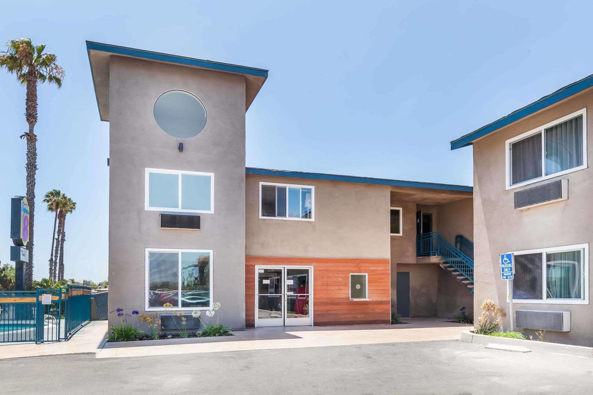 Super 8 By Wyndham San Diego/Imperial Beach Extérieur photo