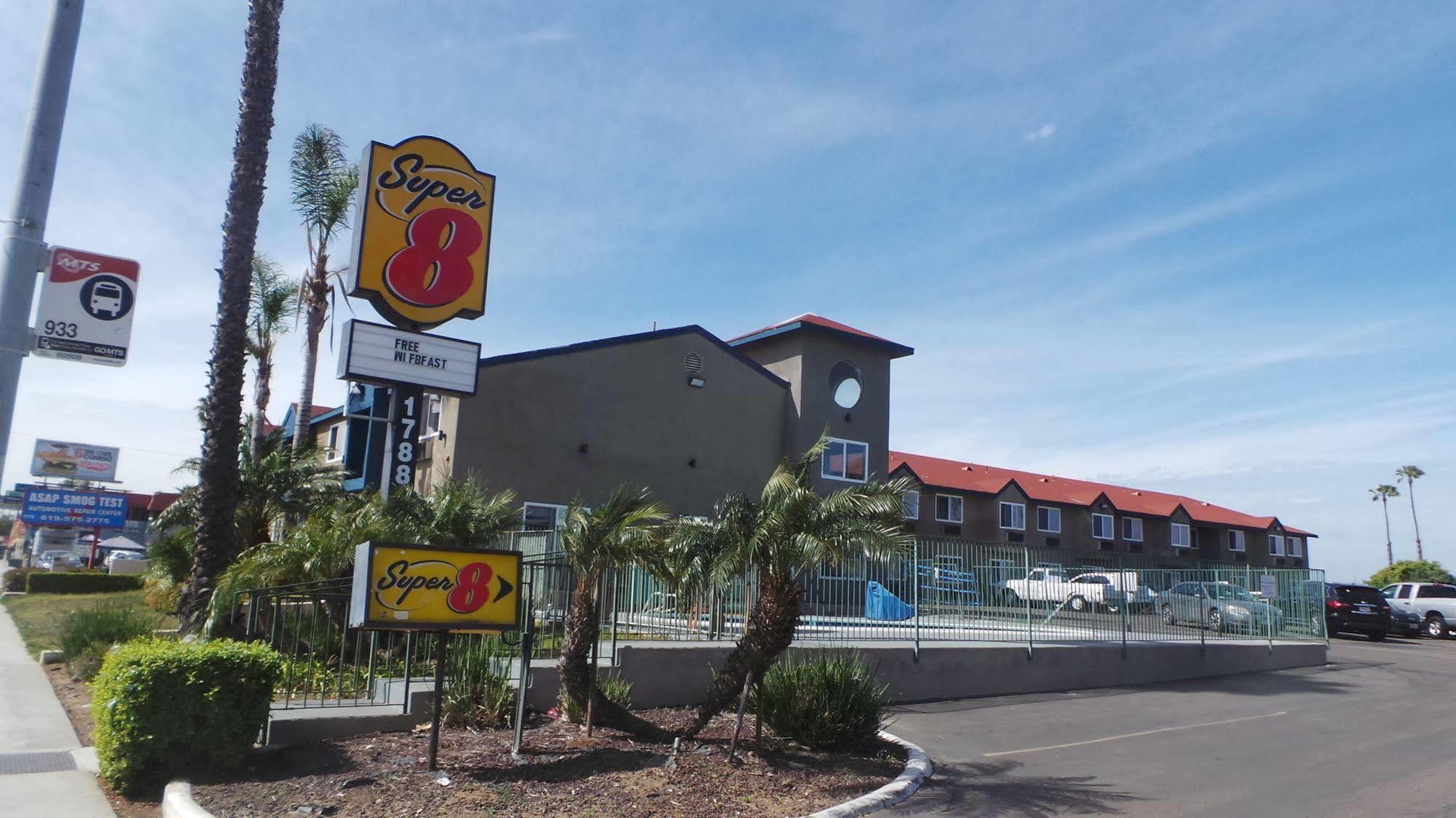 Super 8 By Wyndham San Diego/Imperial Beach Extérieur photo