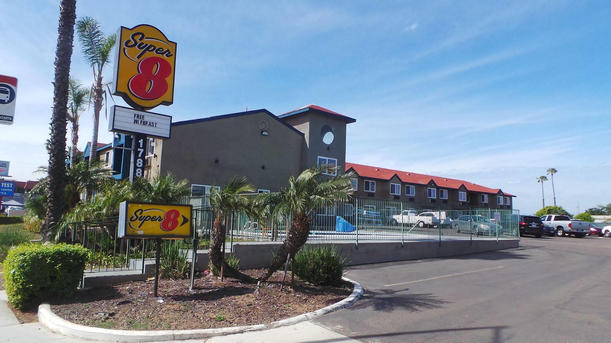Super 8 By Wyndham San Diego/Imperial Beach Extérieur photo